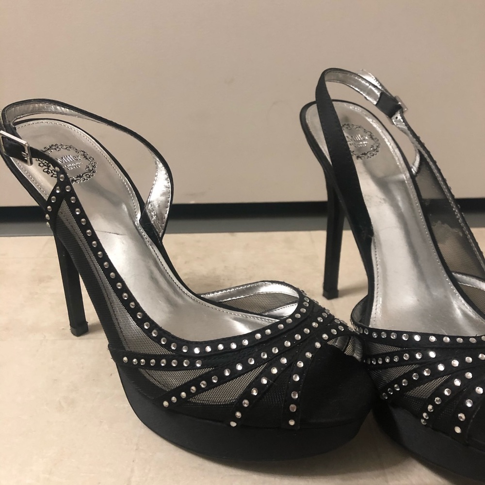Black Heels - Picture 2 of 4